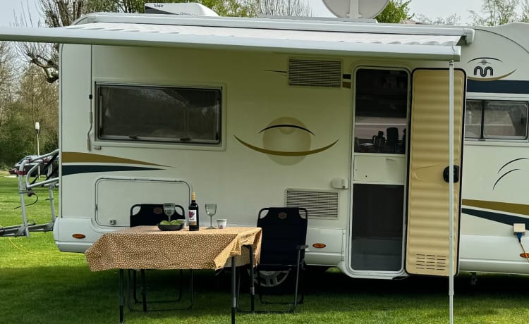 Hoogseizoen nog open  – Comfortable, spacious, neat camper with many options