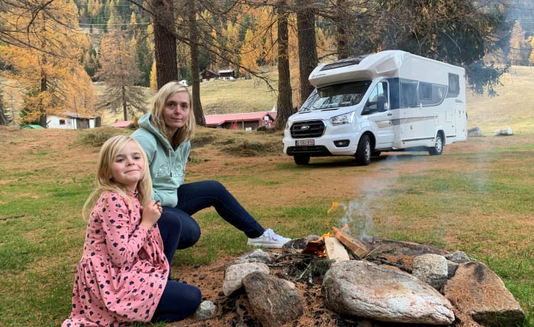 Familie Camper – Benimar Cocoon 463 tout équipé