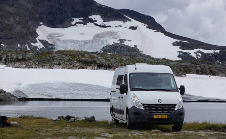 Vanneke – Veelzijdige camperbus met groot bed