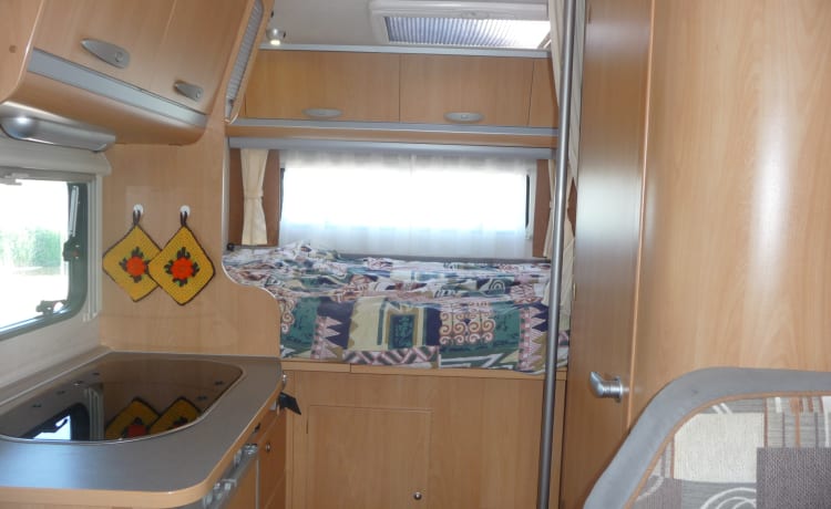 Mooie compacte camper voor 4 personen.