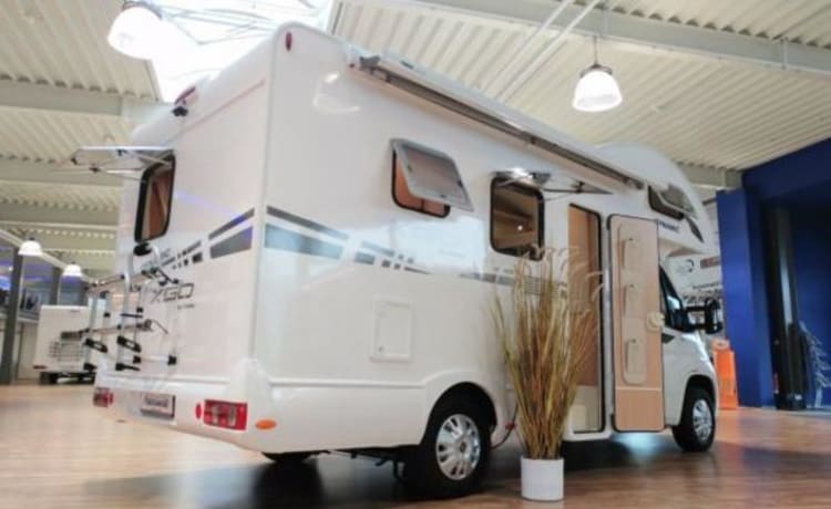 A-type – Compact young camper; very fully equipped