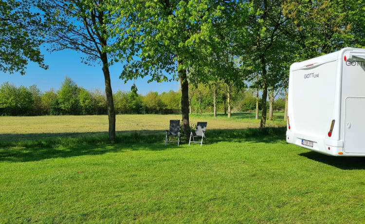 Conch – Splinternieuwe gezellige en volledig uitgeruste gezinscamper (alkoof) 