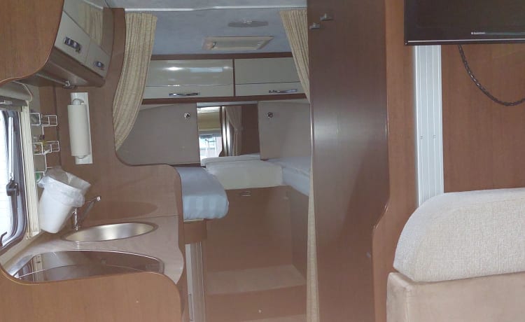 ci elliot 85p – Camper with 2 single beds and air conditioning on the engine and kilometers free