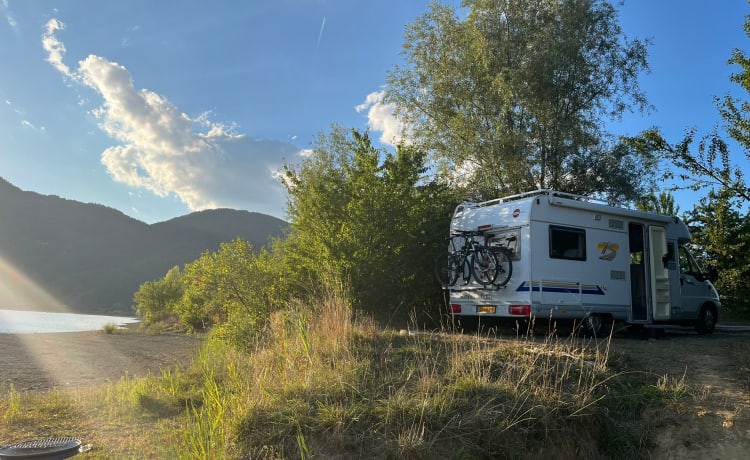 Camper Odie – Camping-car Odie - Bürstner T602