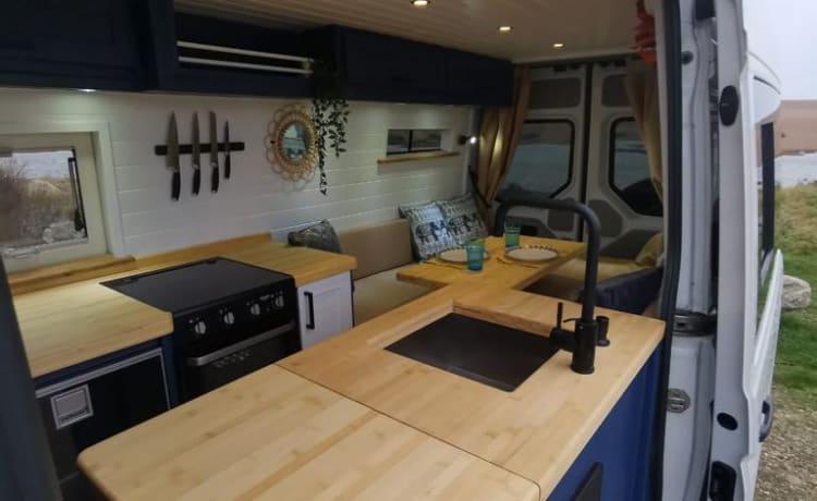 The Hawford – Luxury Mini-Home on Wheels 