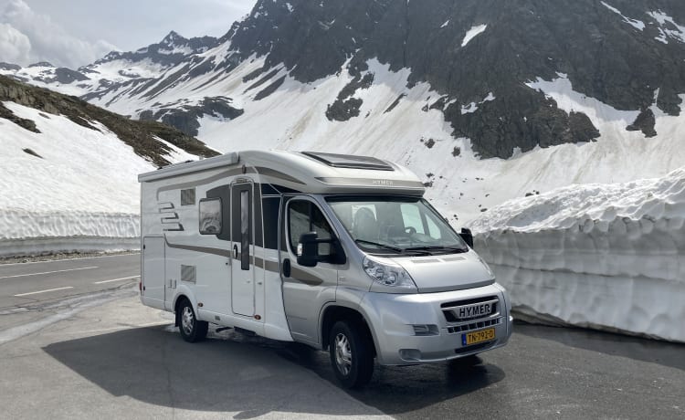 Schöner und luxuriöser Hymer Camper