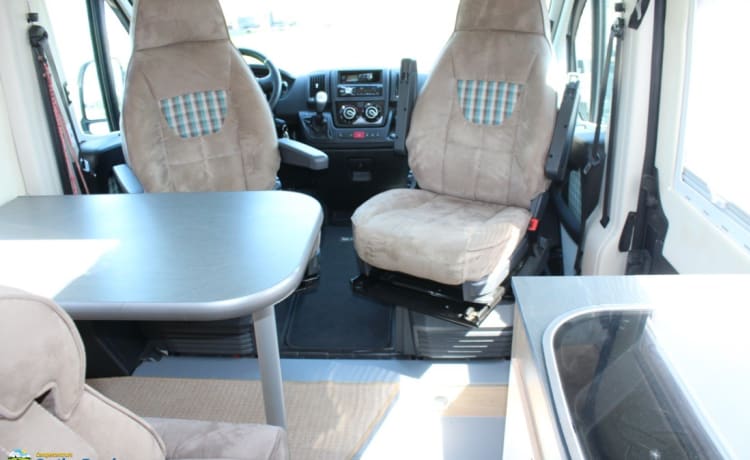 lastrada – 2 persoons Fiat buscamper uit 2013