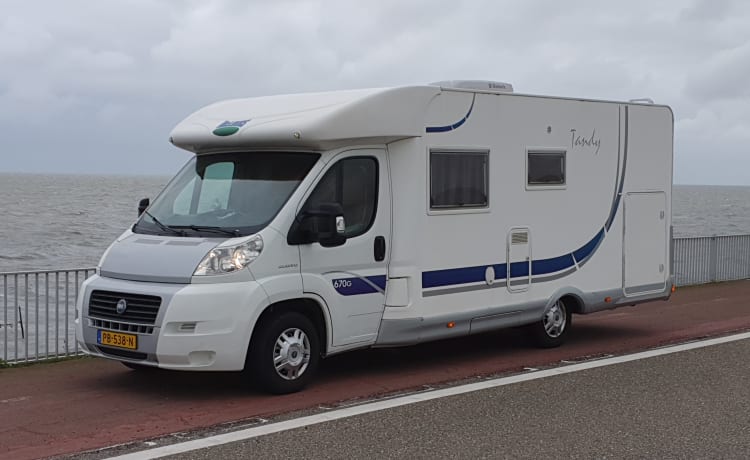 Louis  – Ruime 2 persoons louis camper