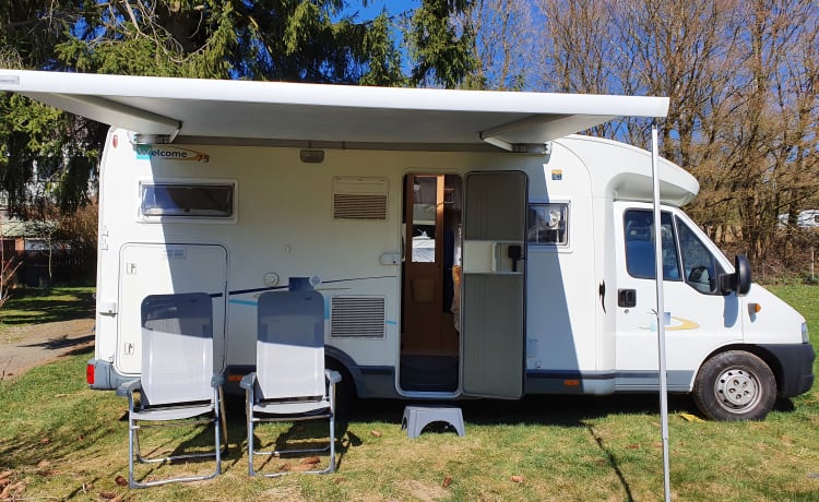 Beleef Vrijheid en Comfort met deze rijk uitgeruste Camper