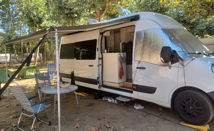 Buscamper – 2 persoons Renault bus uit 2019