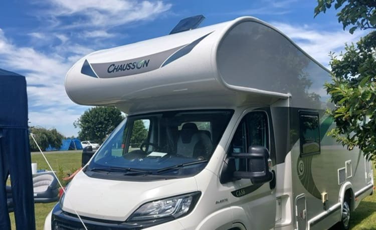 VIP 7  – Chausson VIP met 7 slaapplaatsen