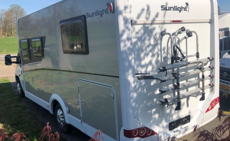 Sunlight T68 – Very nice spacious 4 person Sunlight camper from 2018, lots of storage space.