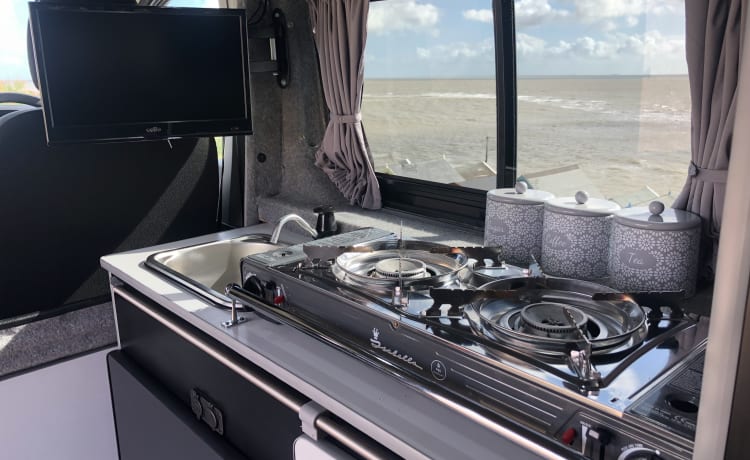 Sid – 2 Berth Renault Off-Grid Campervan