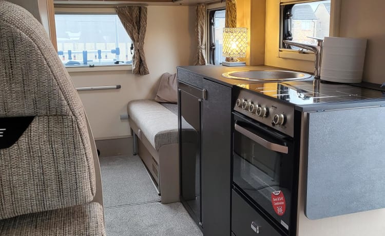 H.T  – Shiny New Spacious Swift Edge 486. Easy Automatic & Sleeps 6  