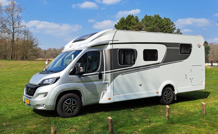 Wille – Almost new Hymer Carado 4 person family camper