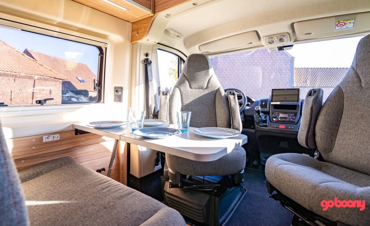 Hymer 2021 4p: fully equipped and compact travel