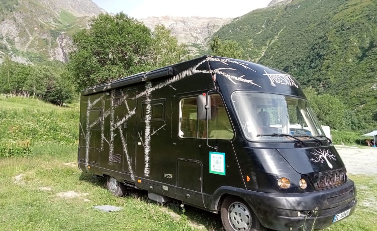 TREESTYLE BUS – HYMER INTEGRAL 4 posti