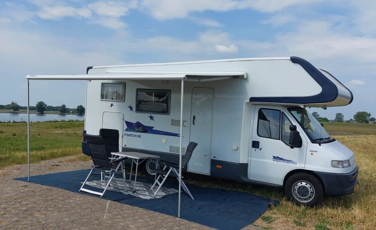 Fiat Ducato Weinsberg alkoof camper 6 persoons