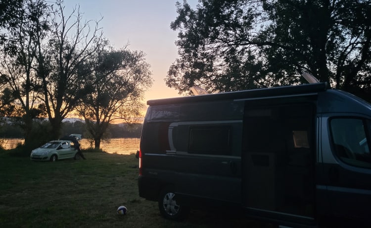 Camping-car familial 4p à partir de 2024