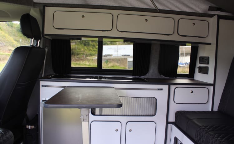 4 berth Volkswagen bus from 2015