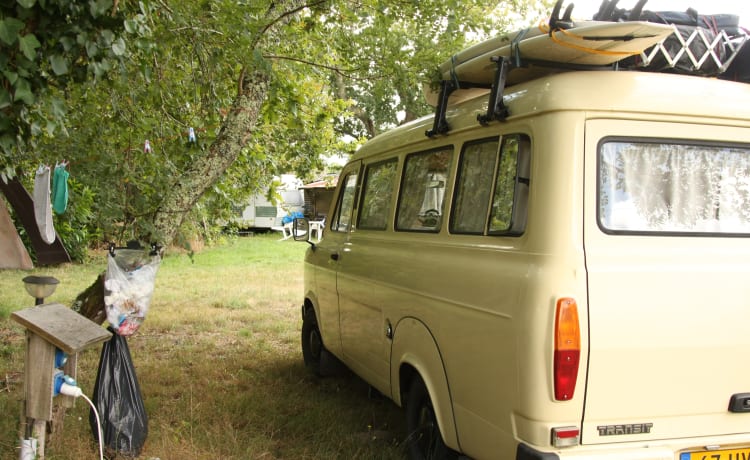 Unieke classic Ford Transit Caravanette