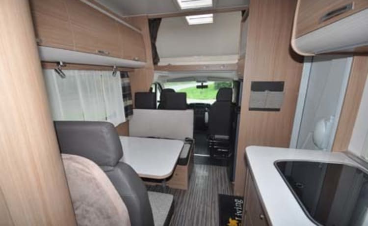 Very spacious 6-person Adria Sun Living