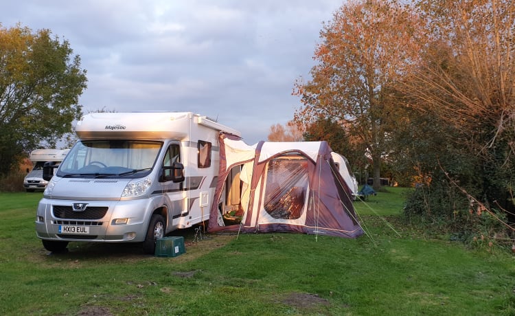 Roxanne – Dog Friendly, 2 berth , Adventure Holiday 