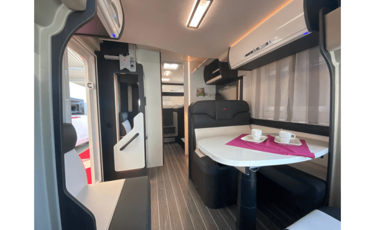 Neuf (2021) Kronos automatique 170cv - WIFI - Prêt à camper