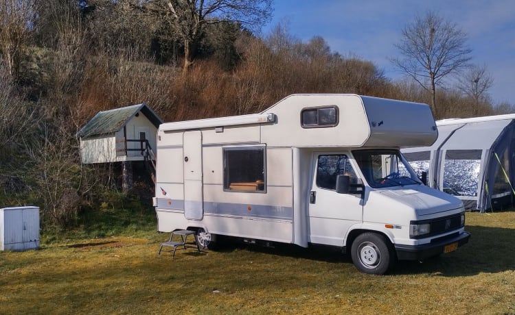 Camping-car nostalgique avec assurance