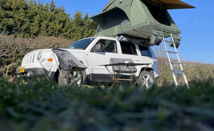 Tente de toit aventure avec Jeep Patriot et tente de toit Thule