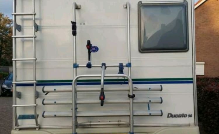 BlueRide – Complete Fiat Ducato family camper bunk stove / hot water water