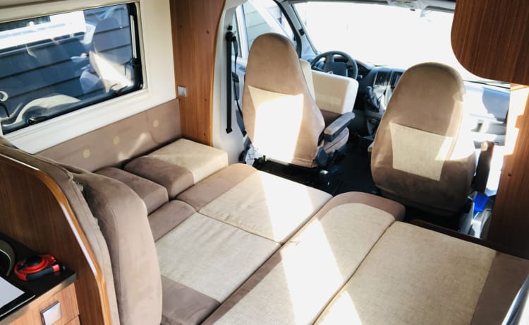 Very luxurious and spacious Adria Matrix family camper (max. 5 pers.).