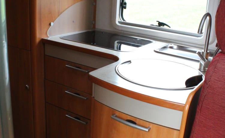 ☀️SPRING/SUMMER HOLIDAY 2024?☀️ LUXURY & COMPLETE 4-PERSON HYMER CAMPER