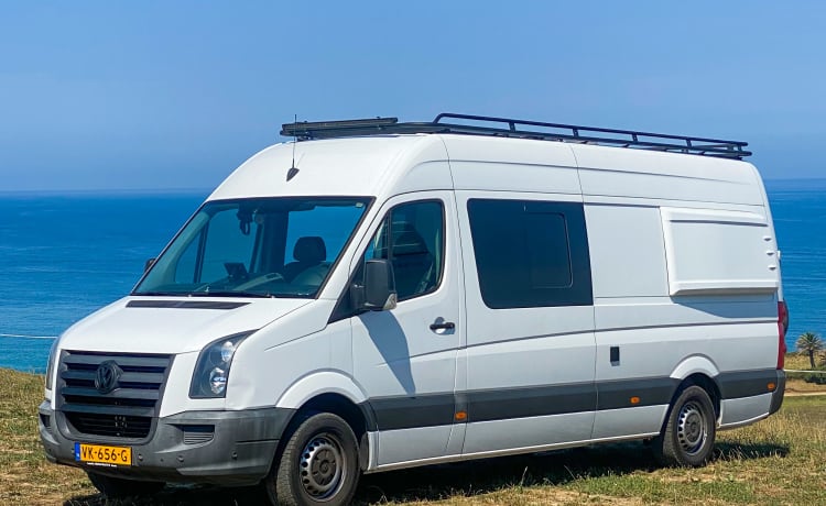 Bus de camping-car spacieux et branché !