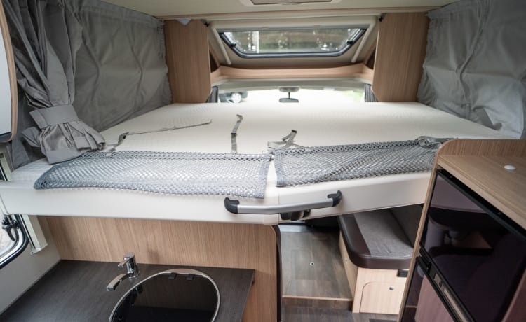 half integraal camper – 4p Sunlight semi-integrated from 2018