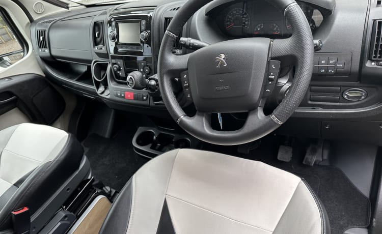 4 berth Peugeot semi-integrated from 2016