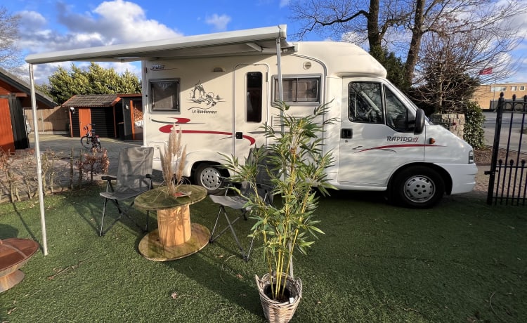 Compleet huisje op wielen! – Rapido Camper 2 posti compatto e completo!