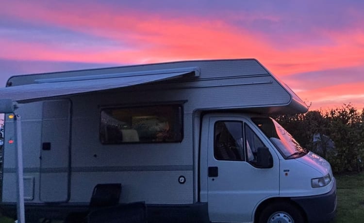 Joli camping-car familial, avec lits superposés, alcôve Fiat Ducato 230 de 1999