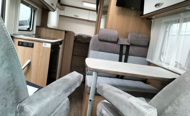 From 2022!! - Brand new 2 pers camper-Carado V337