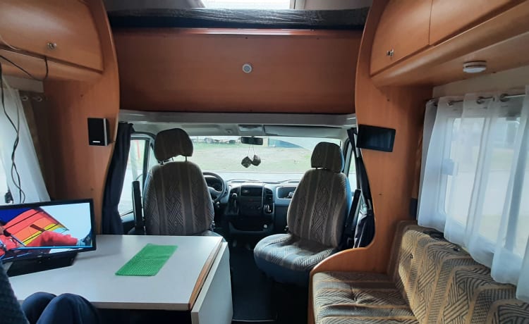 Camper Family Adventure  – Attic Camper, Pilote, Super-equipped, Air Conditioning