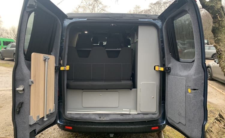 Bluebell – Camping-car Ford Transit personnalisé