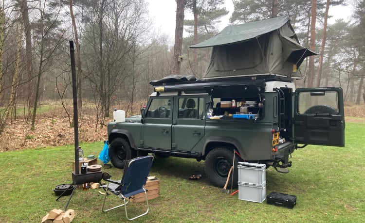 Land Rover Defender met daktent 