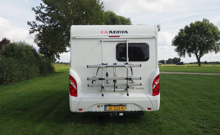 Beautiful compact but spacious camper ADRIA Matrix 590SG