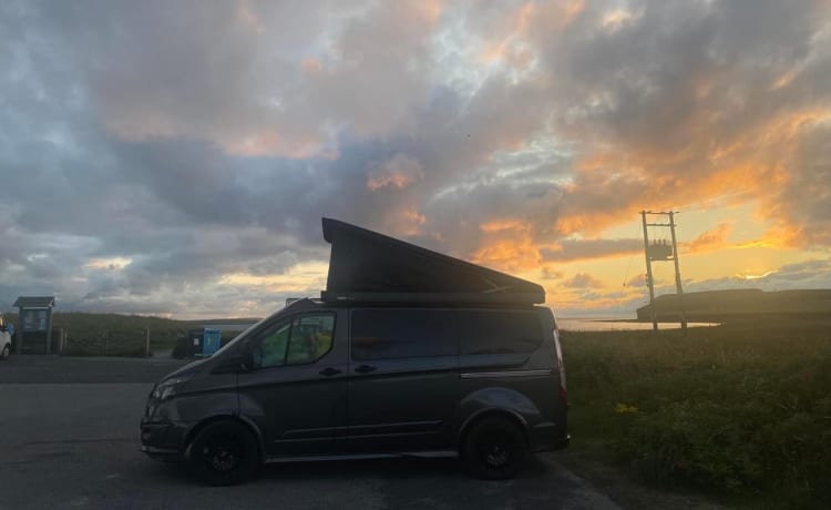 Ford Transit Custom Wohnmobil mit 4 Schlafplätzen