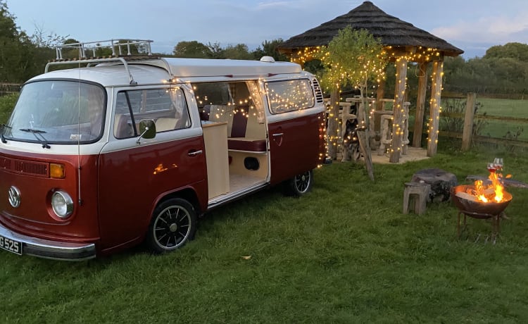 Hugo – Retro VW T2 Bay Window Classic - Hugo