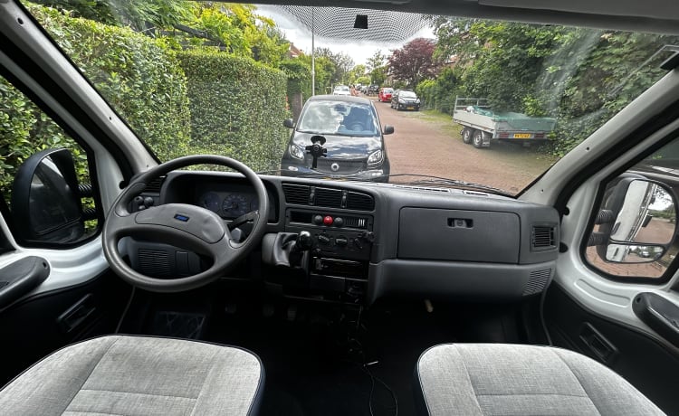 4p Fiat semi-intégré de 2002