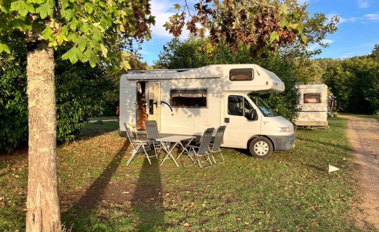 Accogliente camper completo per famiglie da 5 posti