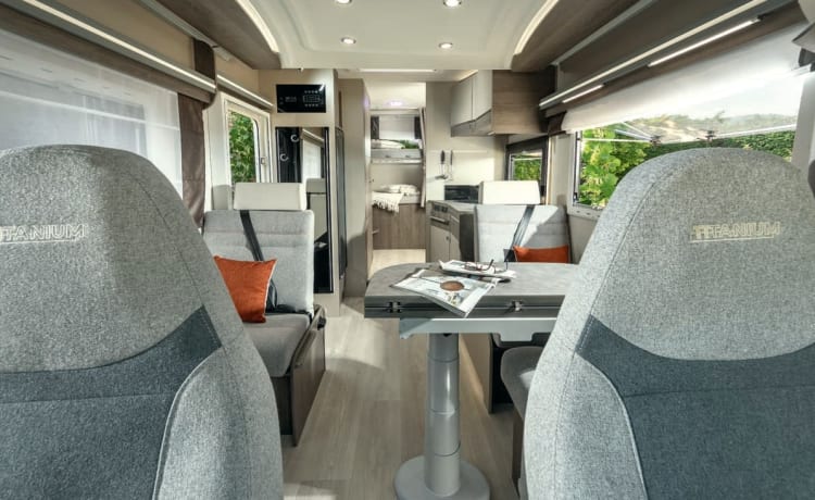 Chausson 720 - Fully equipped - Automatic - 6 People