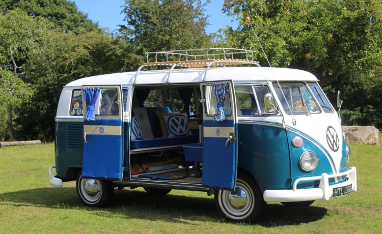 Luke – 2-persoons Volkswagen campervan uit 1966