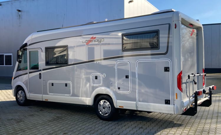 Camping-car intégral Luxury Family Carthago de 2019 - 4 pers